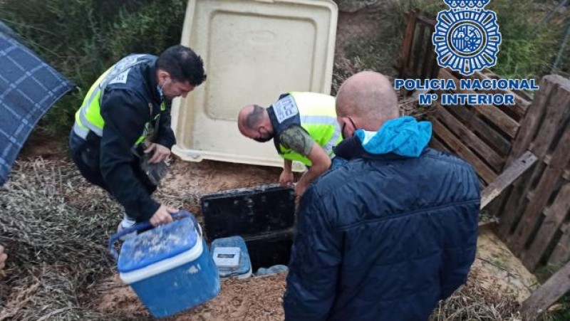 <span style='color:#780948'>ARCHIVED</span> - Elche police find 6 kilos of drugs buried in an underground pit on rural property
