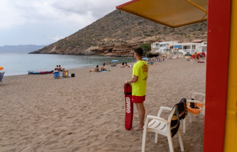<span style='color:#780948'>ARCHIVED</span> - Seventeen yellow flags for caution on beaches in Murcia this Tuesday