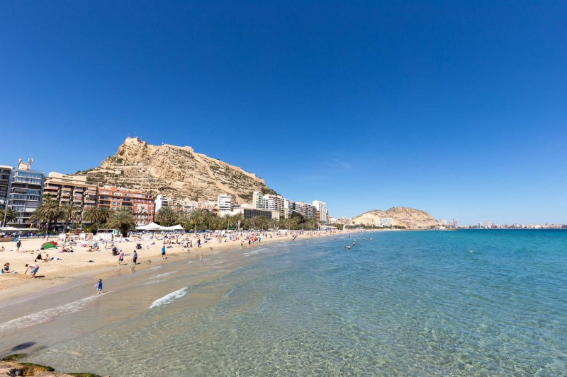<span style='color:#780948'>ARCHIVED</span> - Beach tragedy as man drowns in Alicante