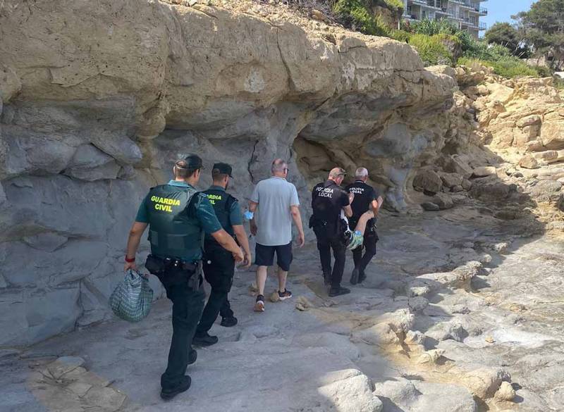 <span style='color:#780948'>ARCHIVED</span> - Missing German tourist found semi-conscious at Moraira beach in Alicante