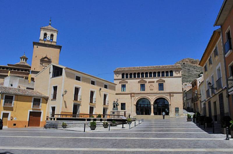 <span style='color:#780948'>ARCHIVED</span> - December 18 Free guided tour IN ENGLISH of the historic town of Jumilla