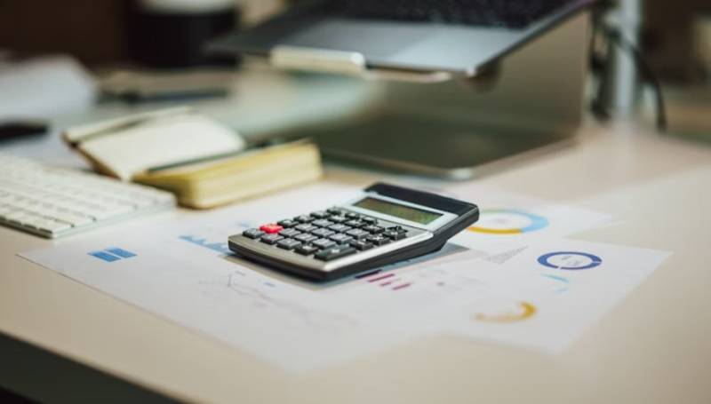 Self-employed contributions could rise by up to €206 a month in 2026