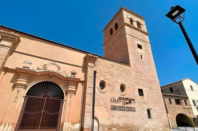 Restoration work begins at the church of Santa María in Lorca