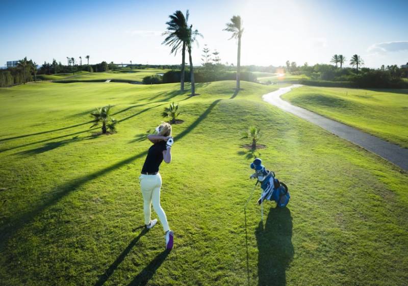 Book your springtime break at La Encarnación tourist apartments on the seafront in Los Alcázares