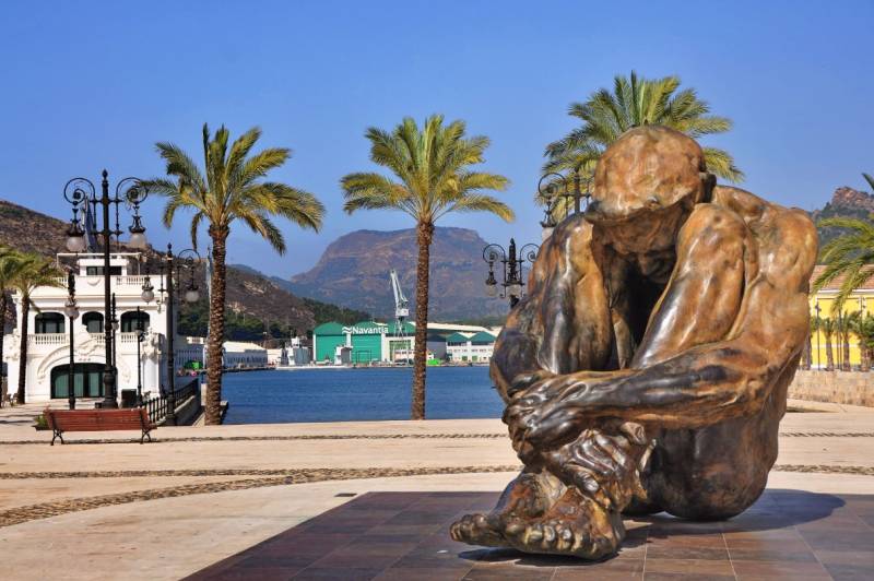 April 18 Free tour of sculptures in Cartagena