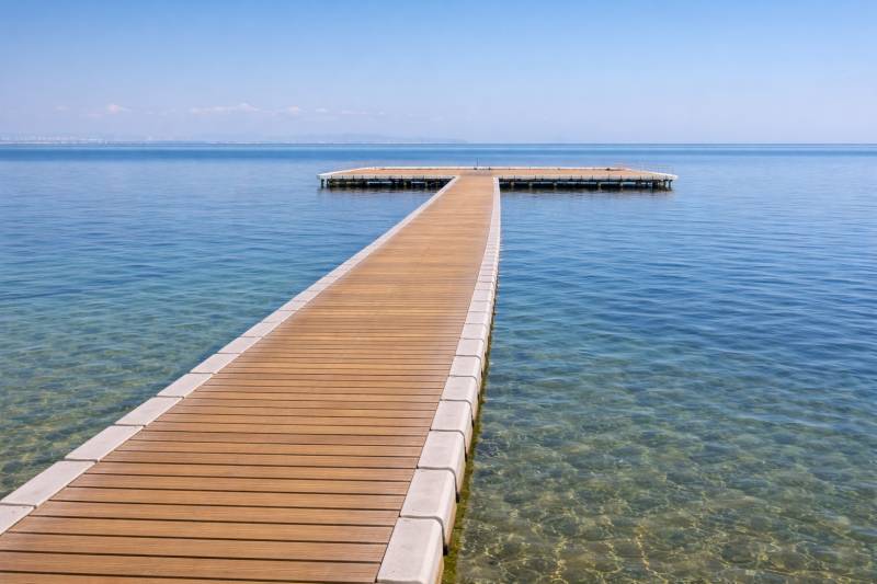 Mar Menor balnearios remain closed for repairs but expected to reopen for summer