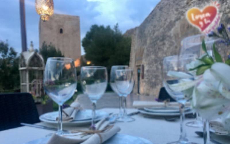 August 2026 Enjoy a romantic dinner with live music in the courtyard of Lorca castle
